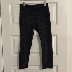 Lululemon camo cropped leggings